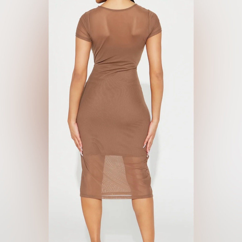 Selling this chestnut color brown it’s brand new never worn perfect for summer